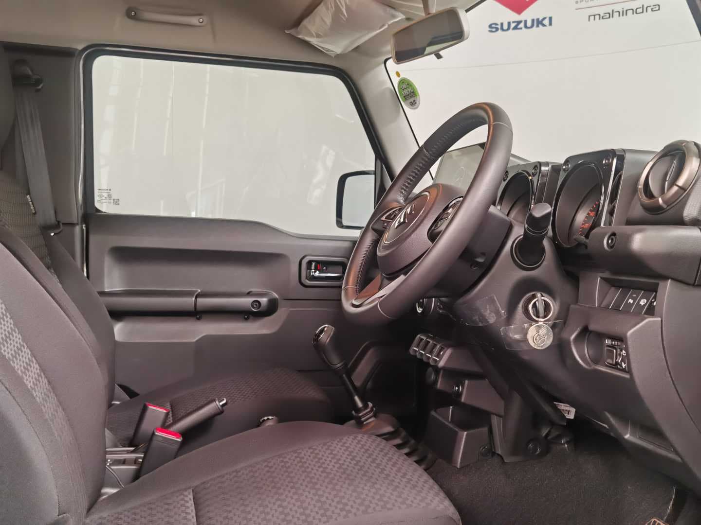 SUZUKI JIMNY 1.5 GLX 5DR image 17