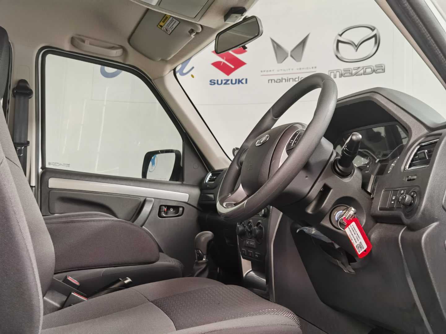 MAHINDRA PIK UP 2.2 mHAWK S6 KAROO A/T P/U D/C image 17