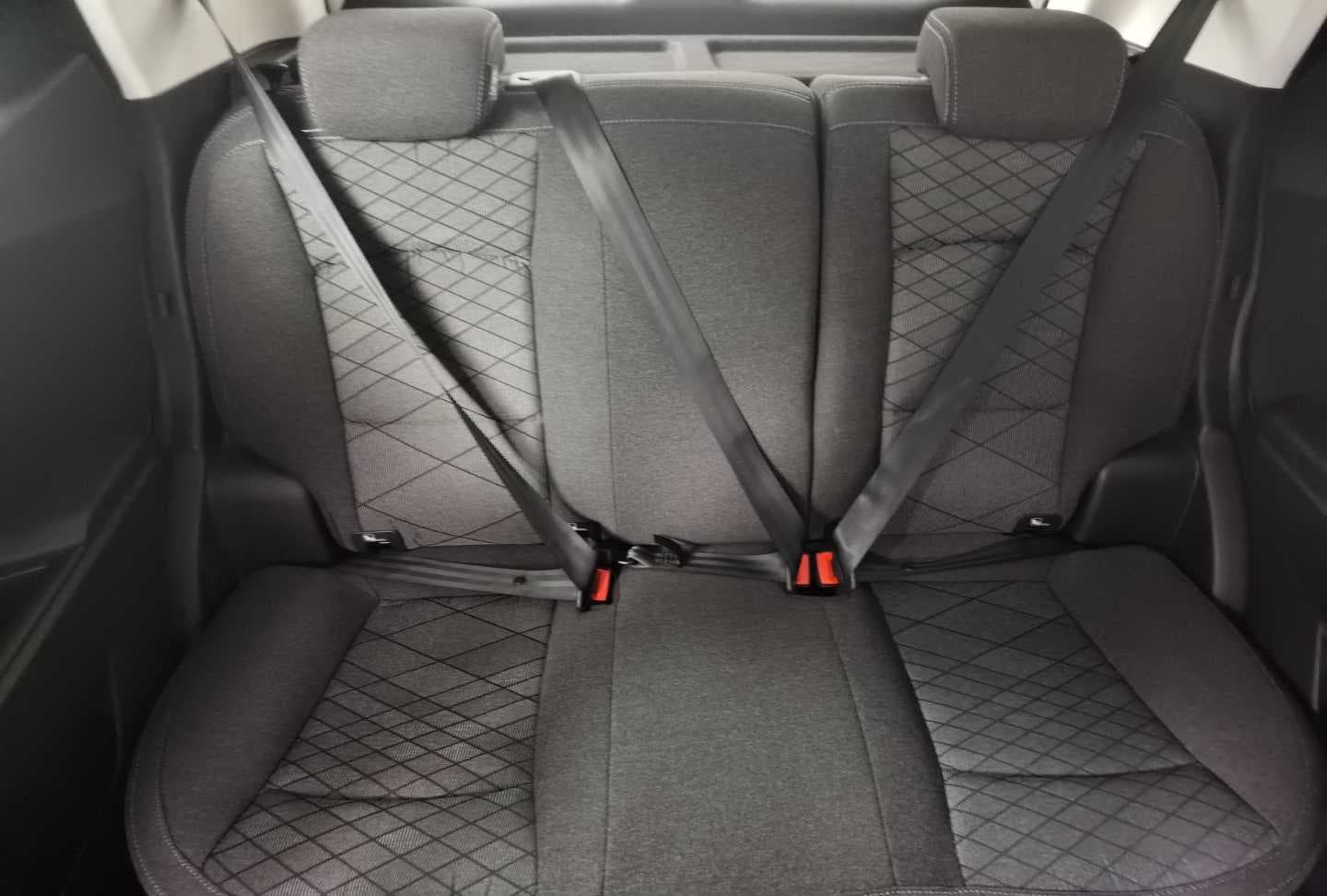 MAHINDRA XUV3XO 1.2T MX2 A/T image 15