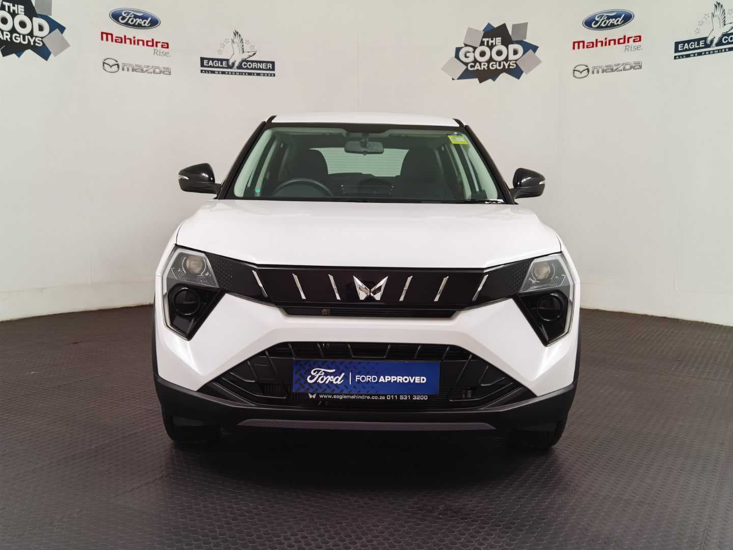 MAHINDRA XUV3XO 1.2T MX2 A/T image 2