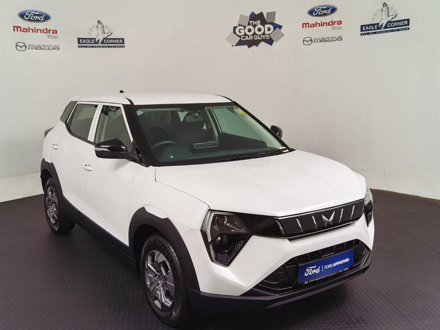 MAHINDRA XUV3XO 1.2T MX2 A/T image 1