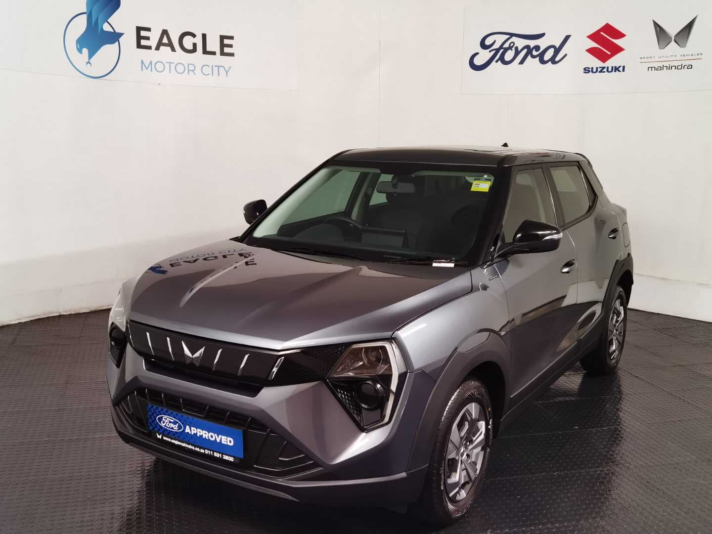 MAHINDRA XUV3XO 1.2T MX3 A/T image 3
