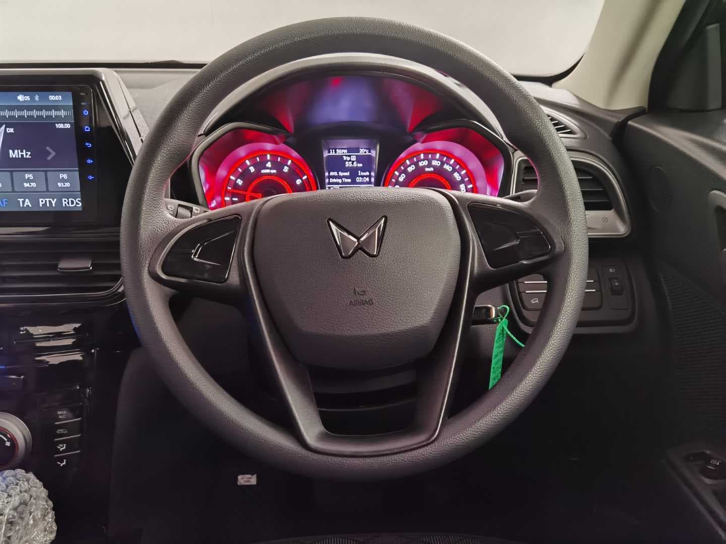 MAHINDRA XUV3XO 1.2T MX2 A/T image 19