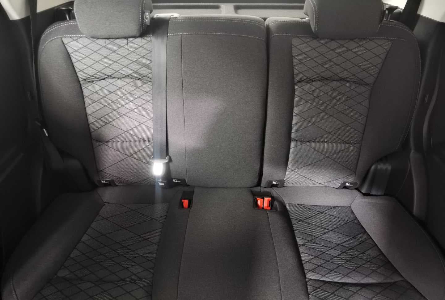 MAHINDRA XUV3XO 1.2T MX2 A/T image 22