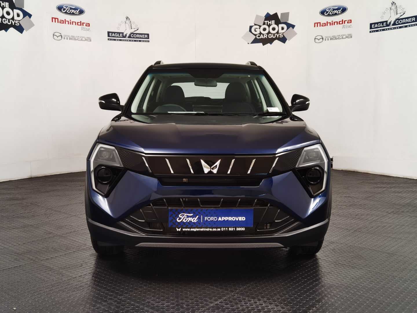 MAHINDRA XUV3XO 1.2T AX5 A/T image 2