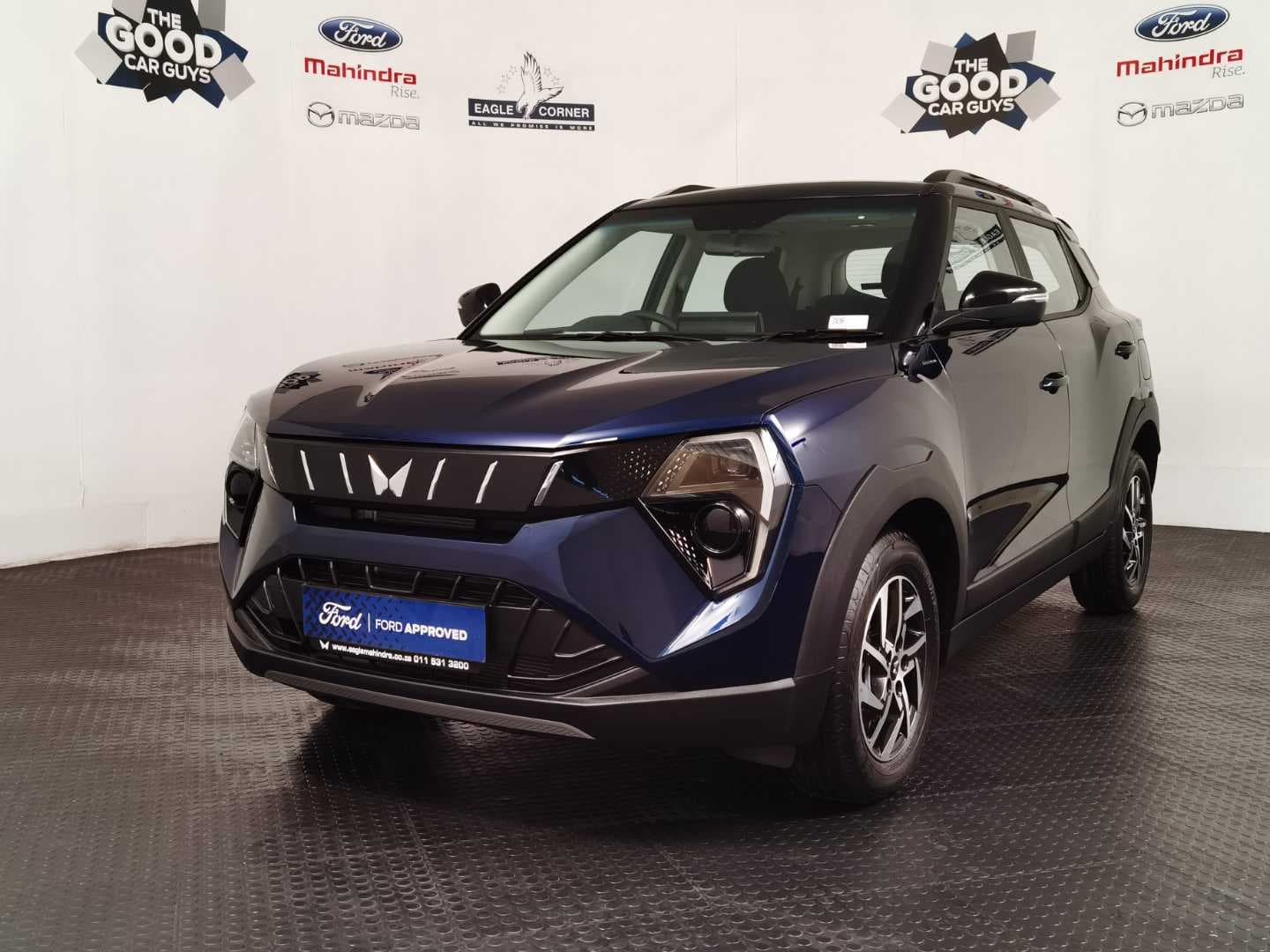 MAHINDRA XUV3XO 1.2T AX5 A/T image 3