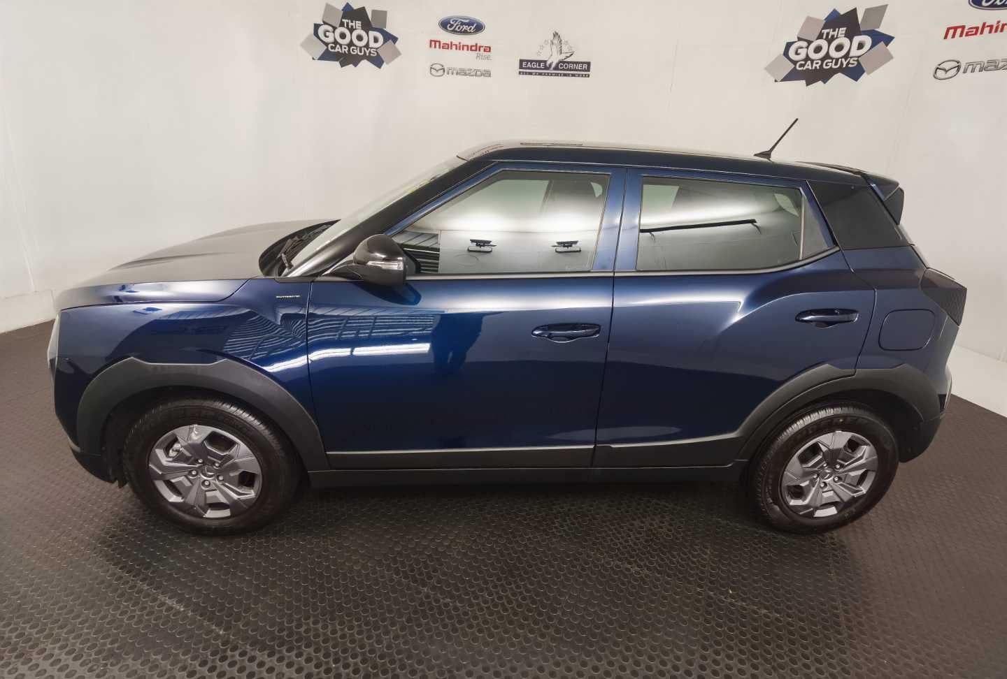 MAHINDRA XUV3XO 1.2T MX2 A/T image 10